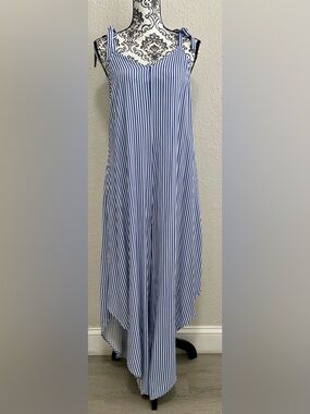VINCE CAMUTO CROPPED TIE STRAP JUMPSUIT WHITE /BLUE STRIPED 
SIZE SMALL